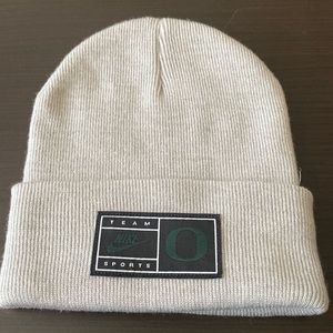 Gray Oregon ducks sports beanie, one size fits most.